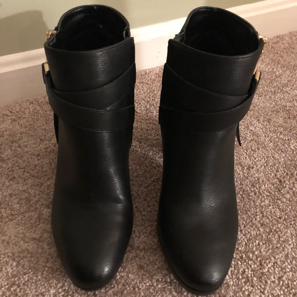 👢 BLACK ANKLE BOOTIE - Picture 2 of 3